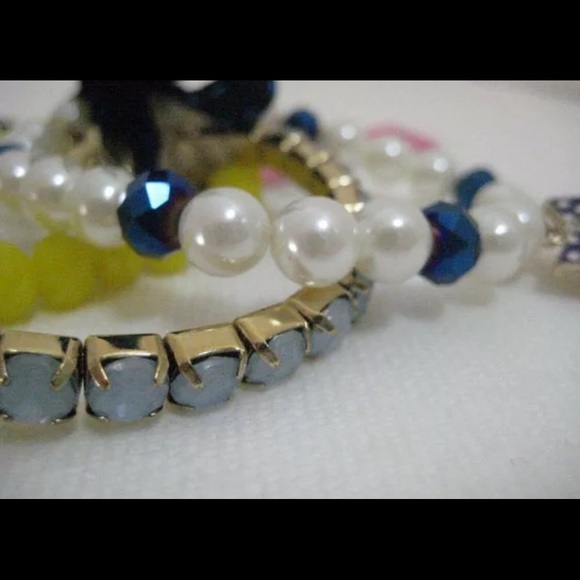 Betsey Johnson Skull & Bow Stretch Bracelet Set - Picture 3 of 5